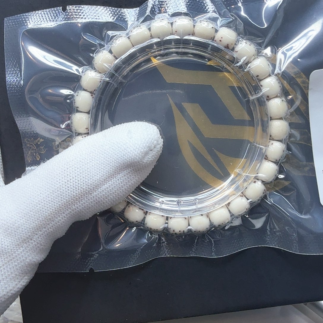 星月菩提吊坠5冰白河豚8