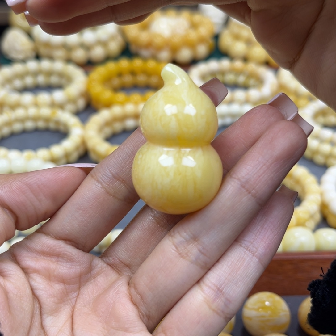 琥珀未镶嵌手串……