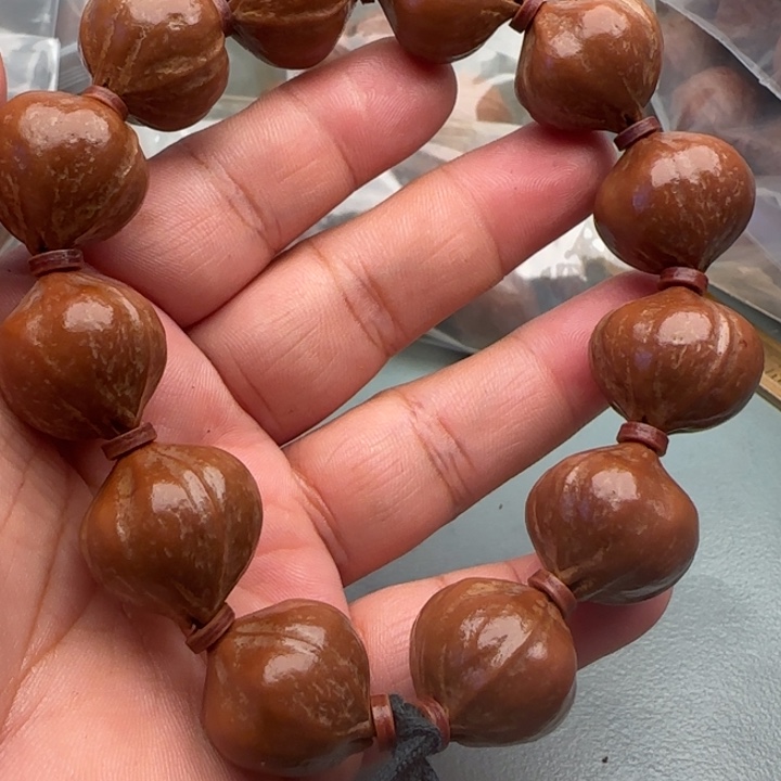 东***街橄榄核手串橄榄核原皮铁核