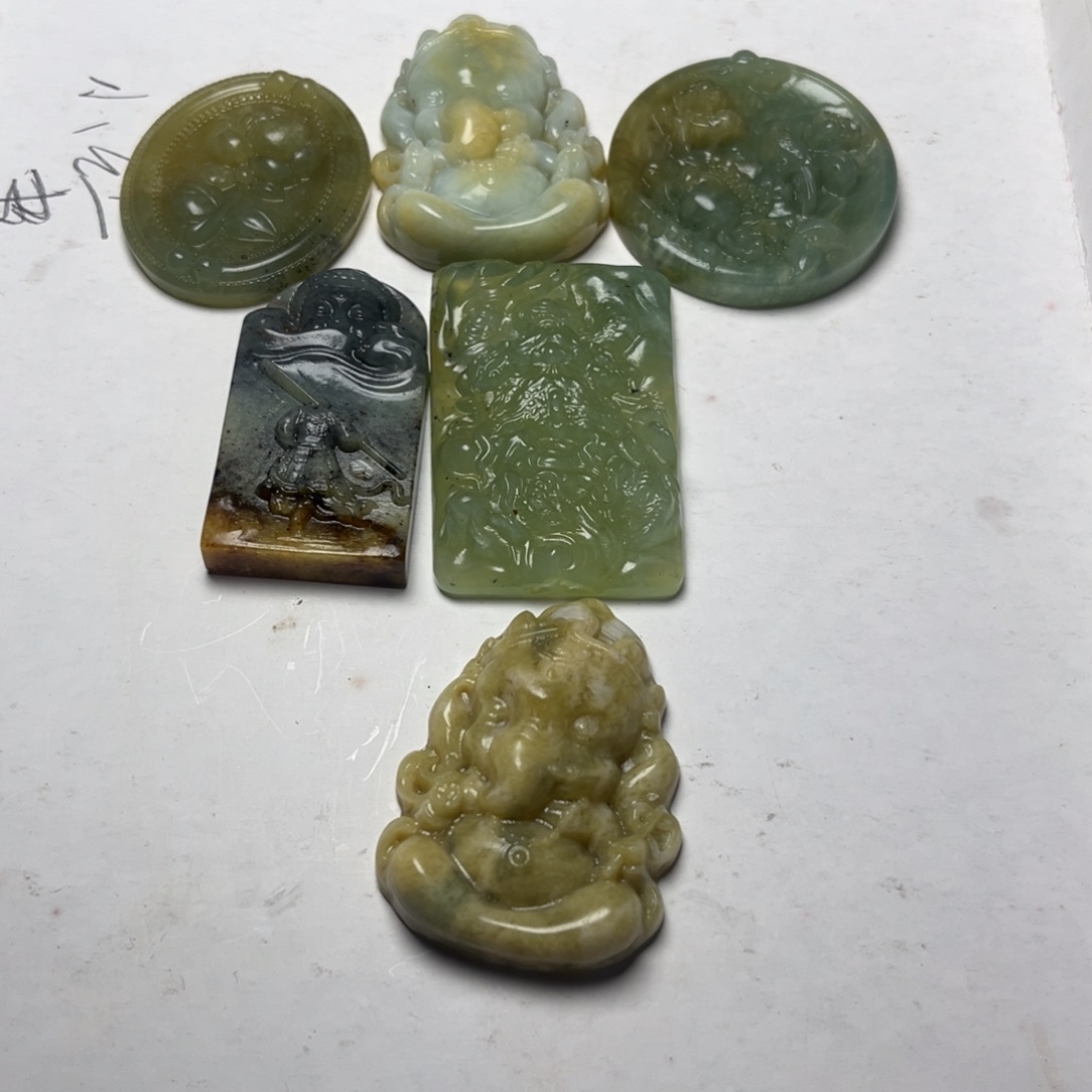未镶嵌蛇纹石玉颈饰