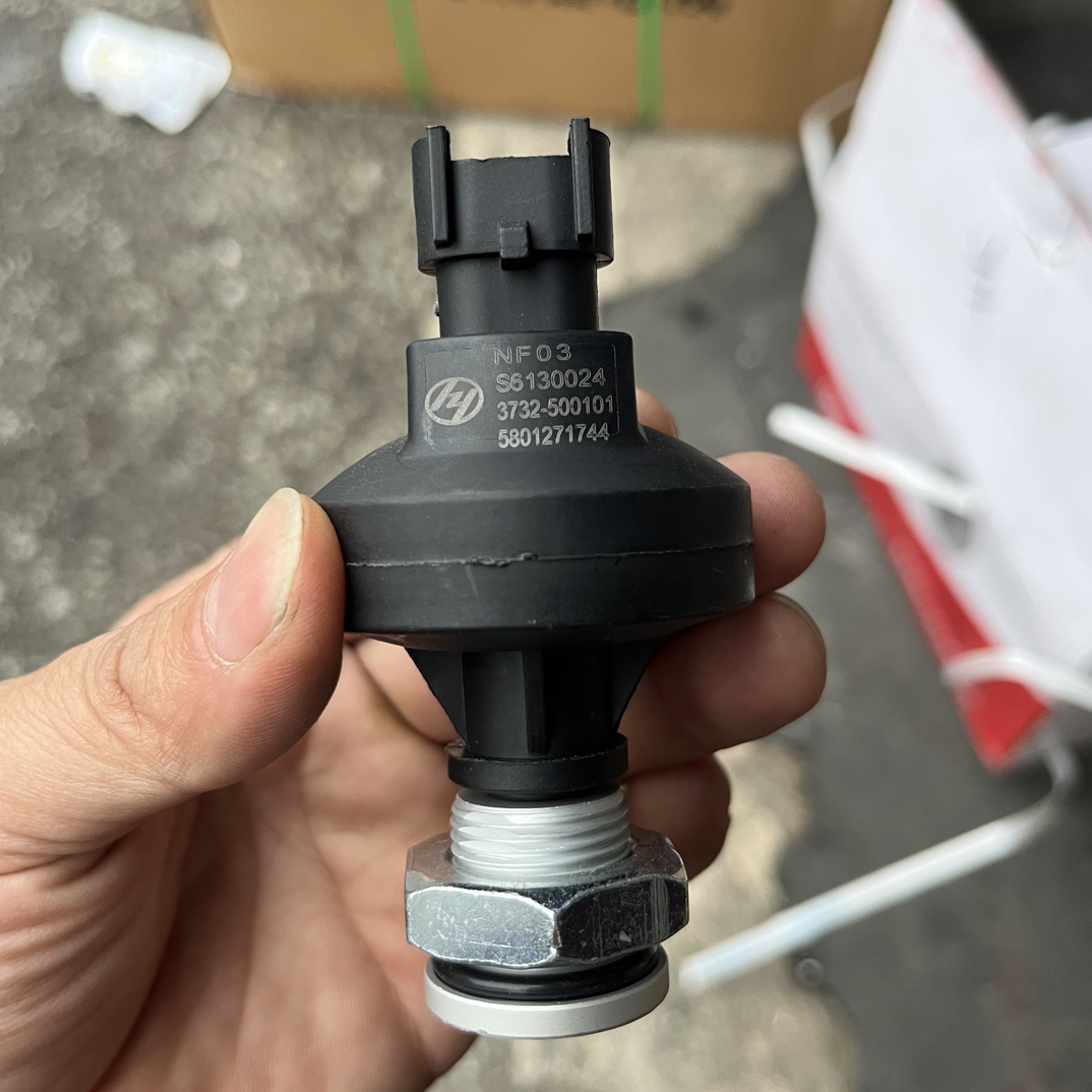 红岩杰狮空滤传感器