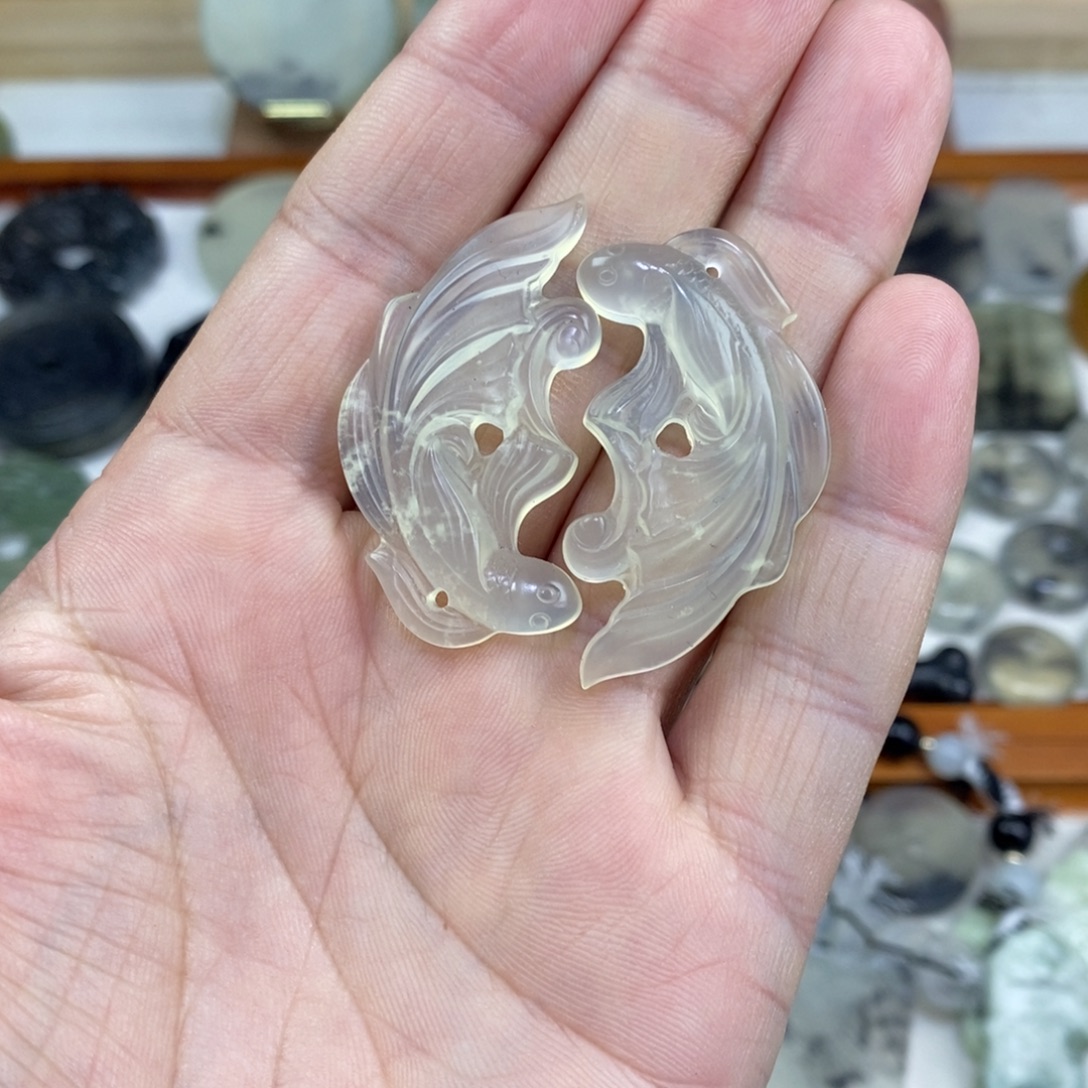 岫玉未镶嵌颈饰岫玉双鱼吊坠