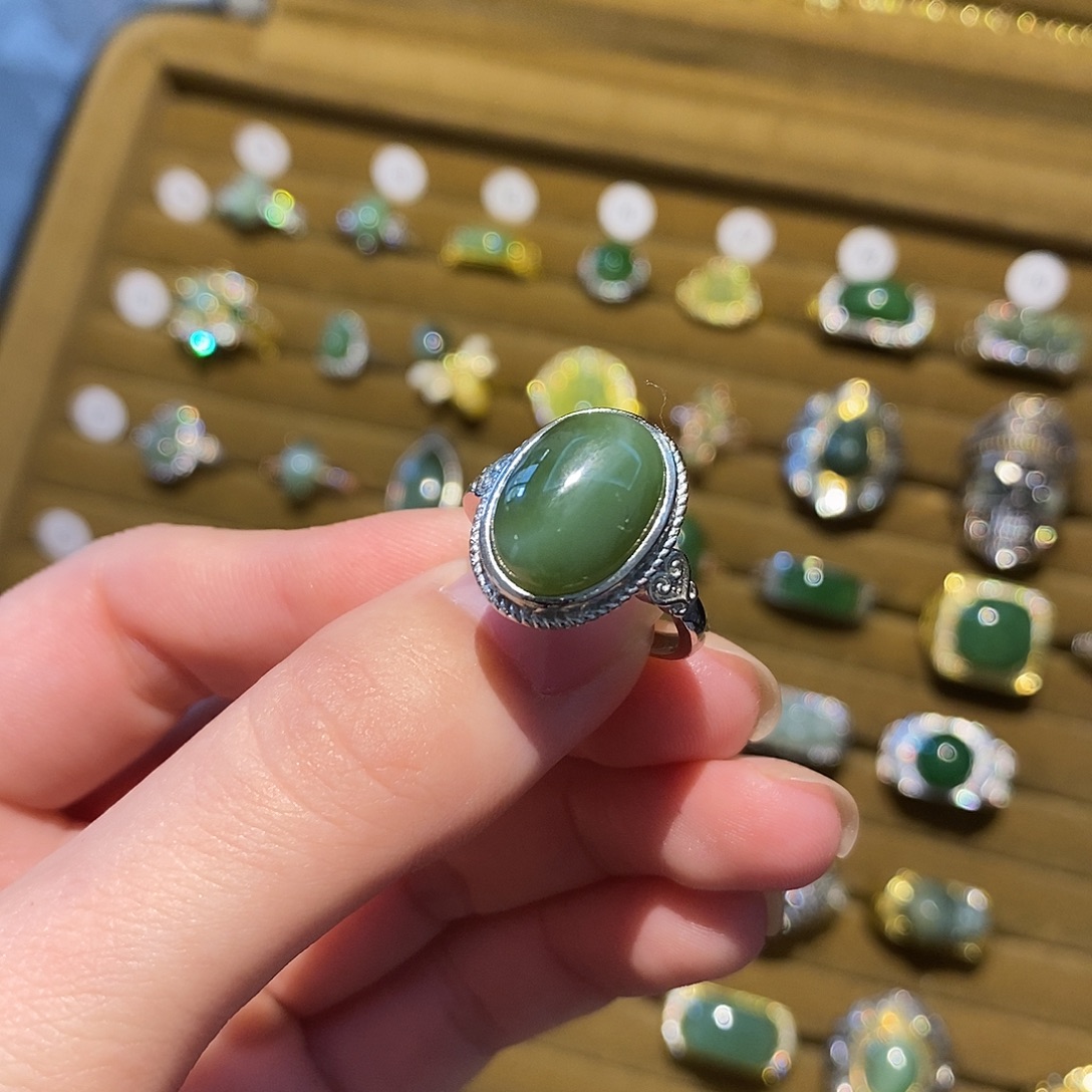 喔***。和田玉银S925镶嵌戒指