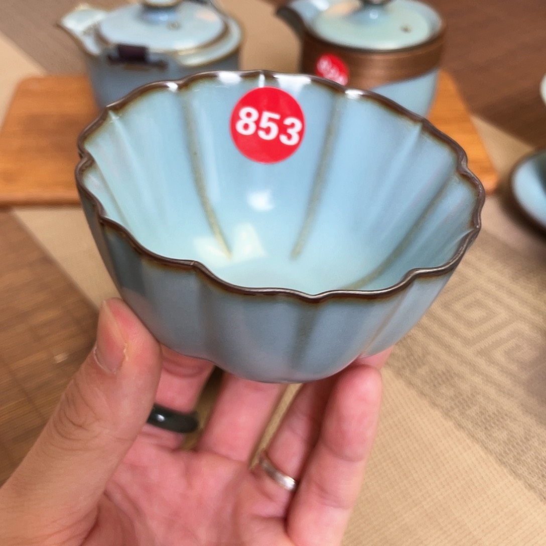 瓷片。。。。。。。。。。。。。。