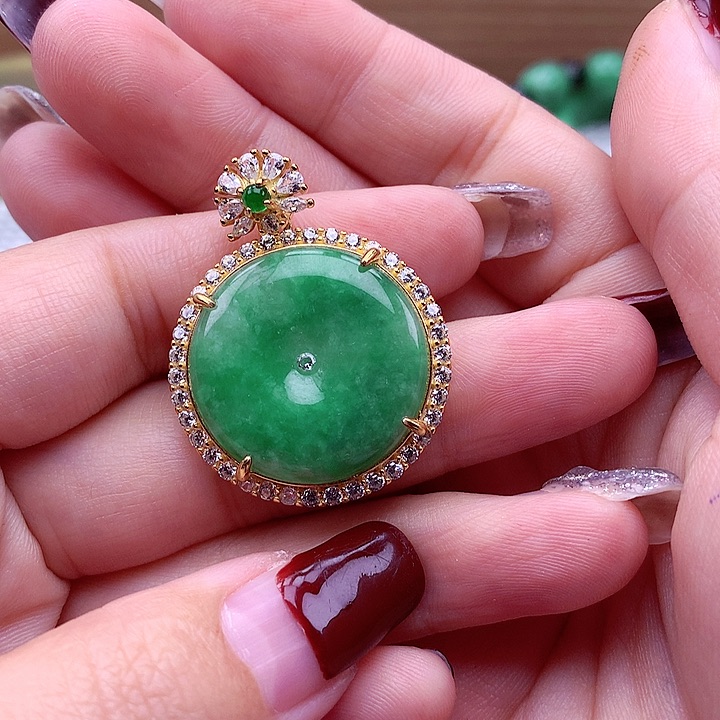 翡翠颈饰银S925镶嵌翡翠