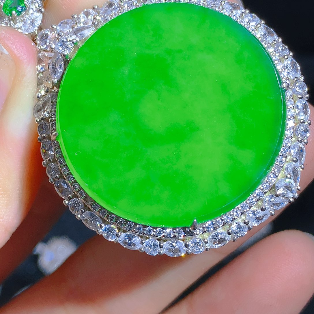 翡翠颈饰银S925镶嵌吊坠