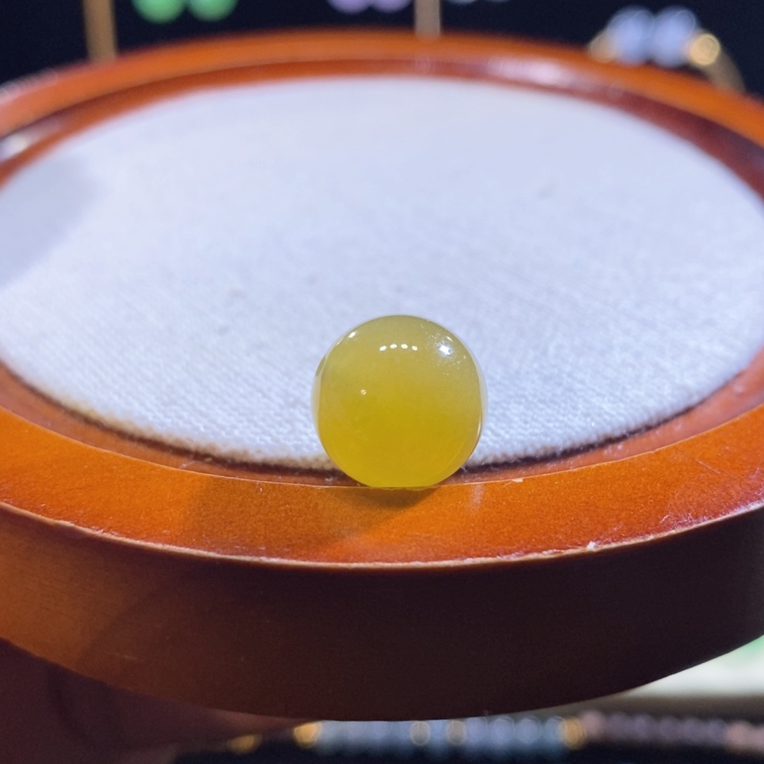 翡翠未镶嵌吊坠(不含链)翡翠秋香黄珠卡12.7