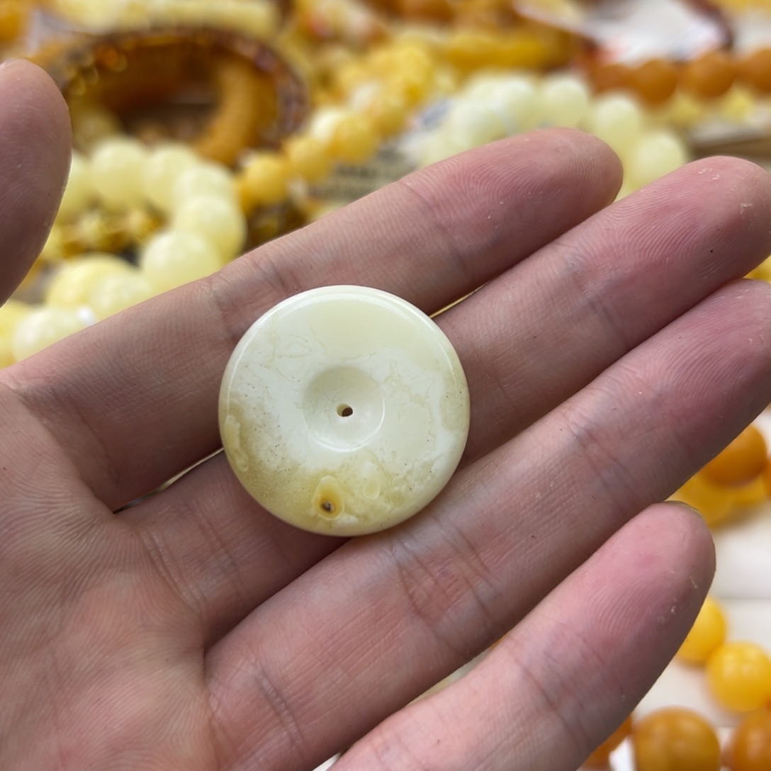 琥珀珠宝奇石未镶嵌