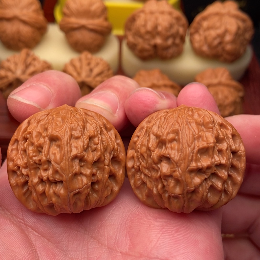 桃核把件野生红皮正磨37