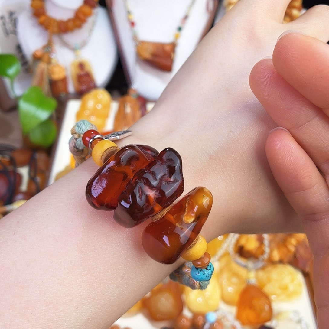 未镶嵌琥珀珠宝奇石，