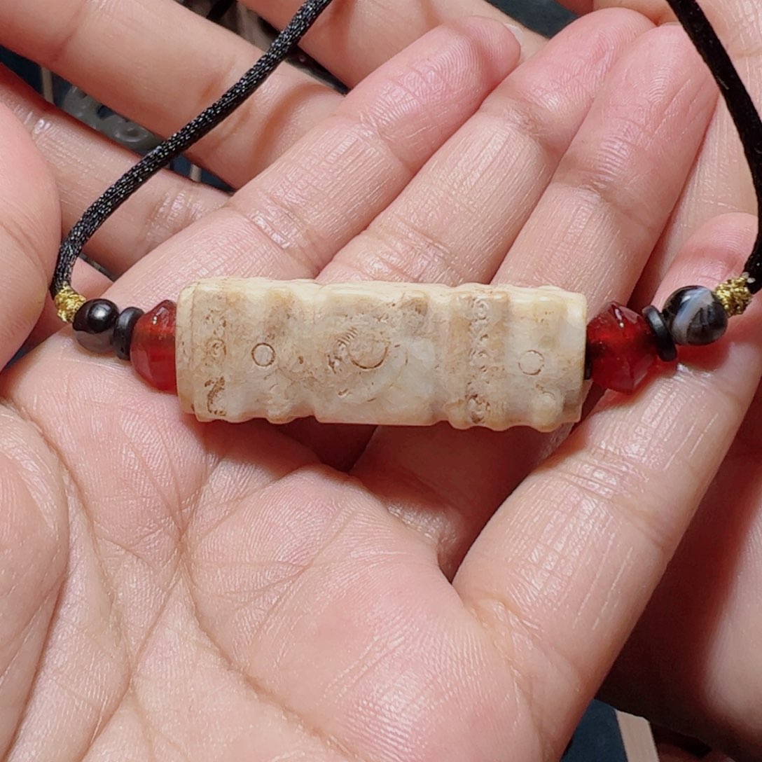 和田玉未镶嵌颈饰谢*