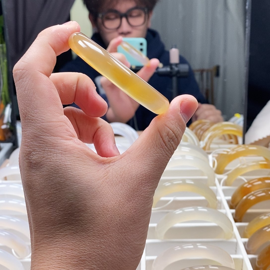 玛瑙/玉髓手镯未镶嵌