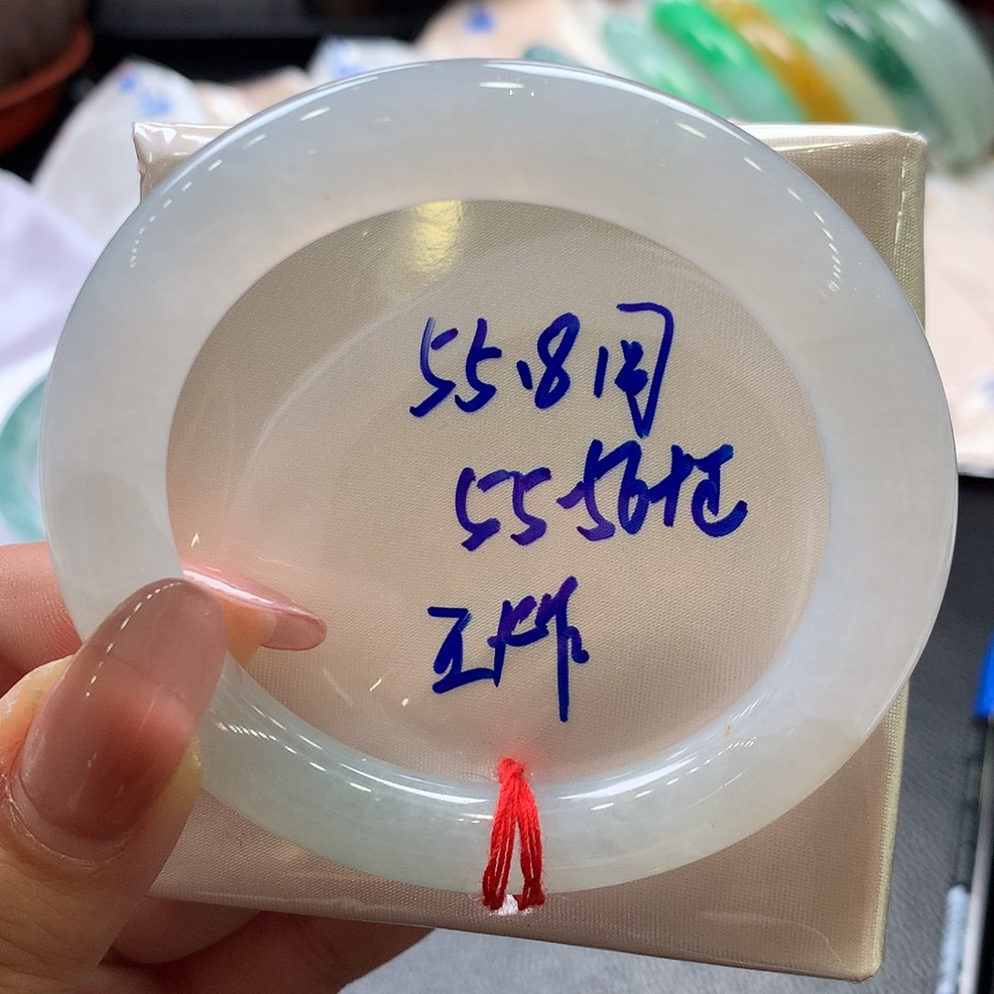 翡翠手镯未镶嵌55.8圆