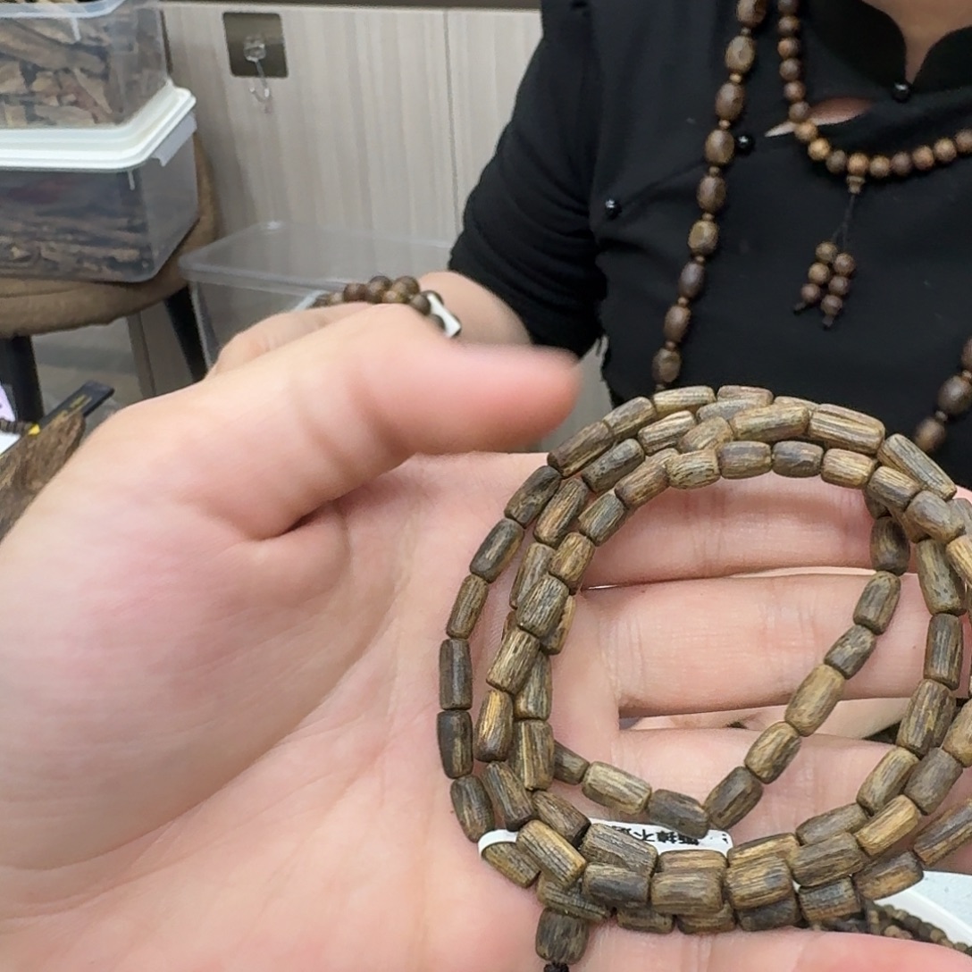 沉香碎屑沉香白棋母树沉水树心多圈 13 克多样性发一