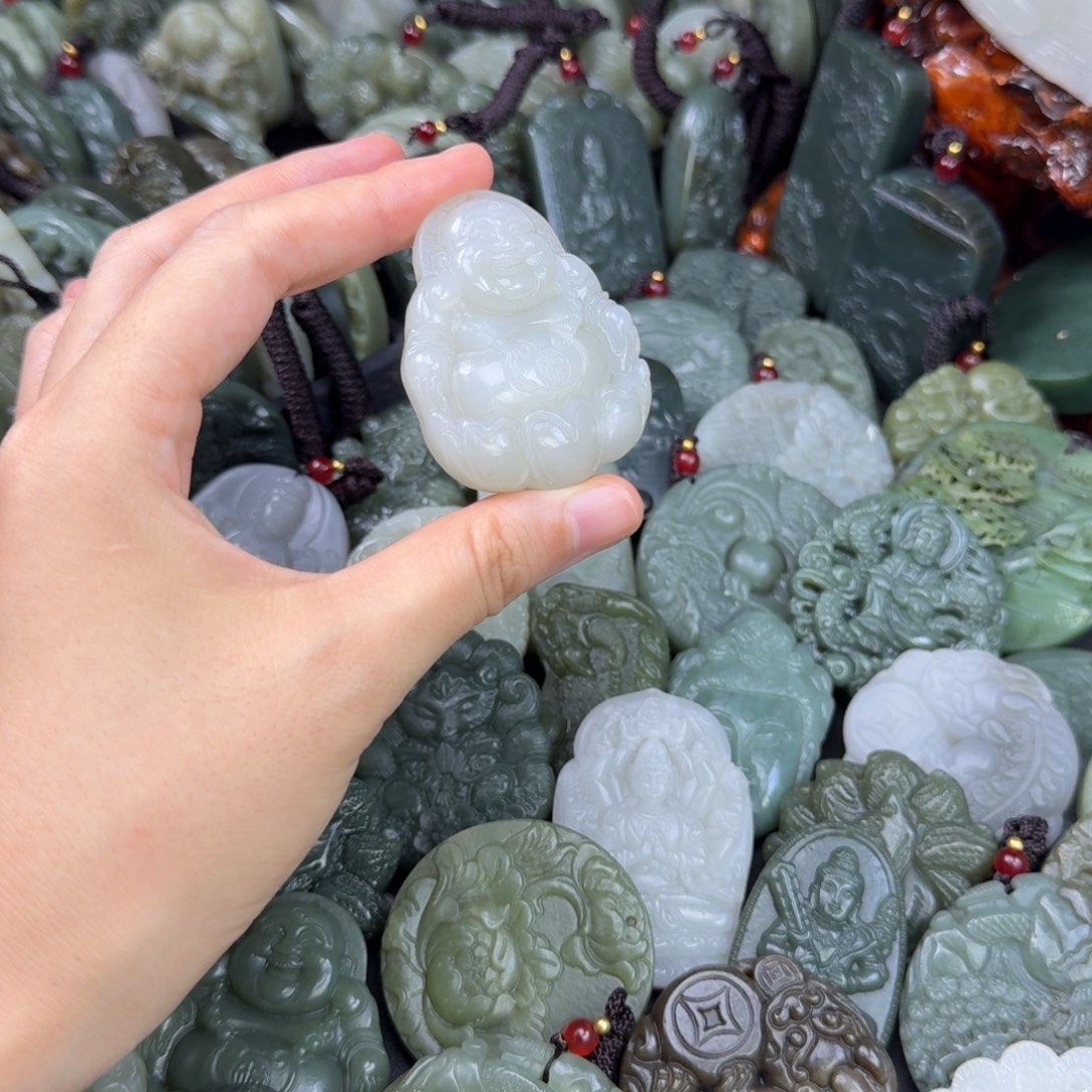 和田玉未镶嵌颈饰