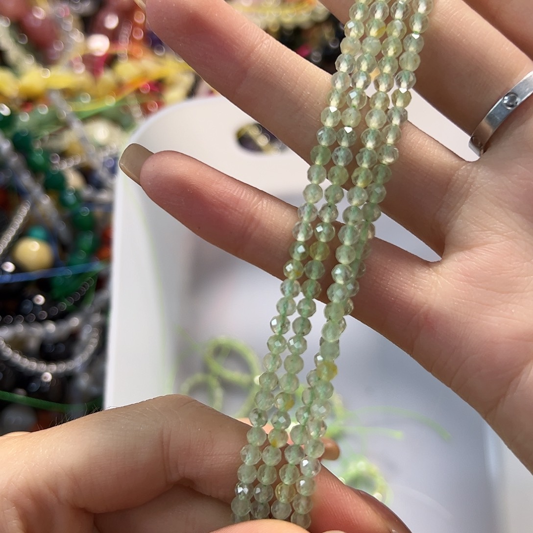 玛瑙/玉髓未镶嵌珠宝半成品极品葡萄石卡3一条