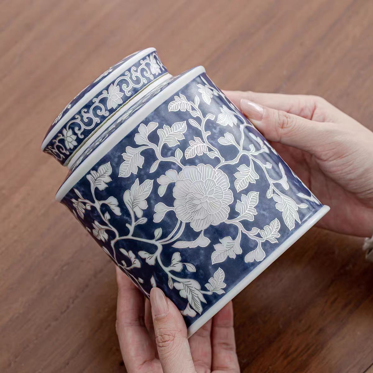 LX323中式青花缠枝莲描银茶叶罐茶罐高档陶瓷