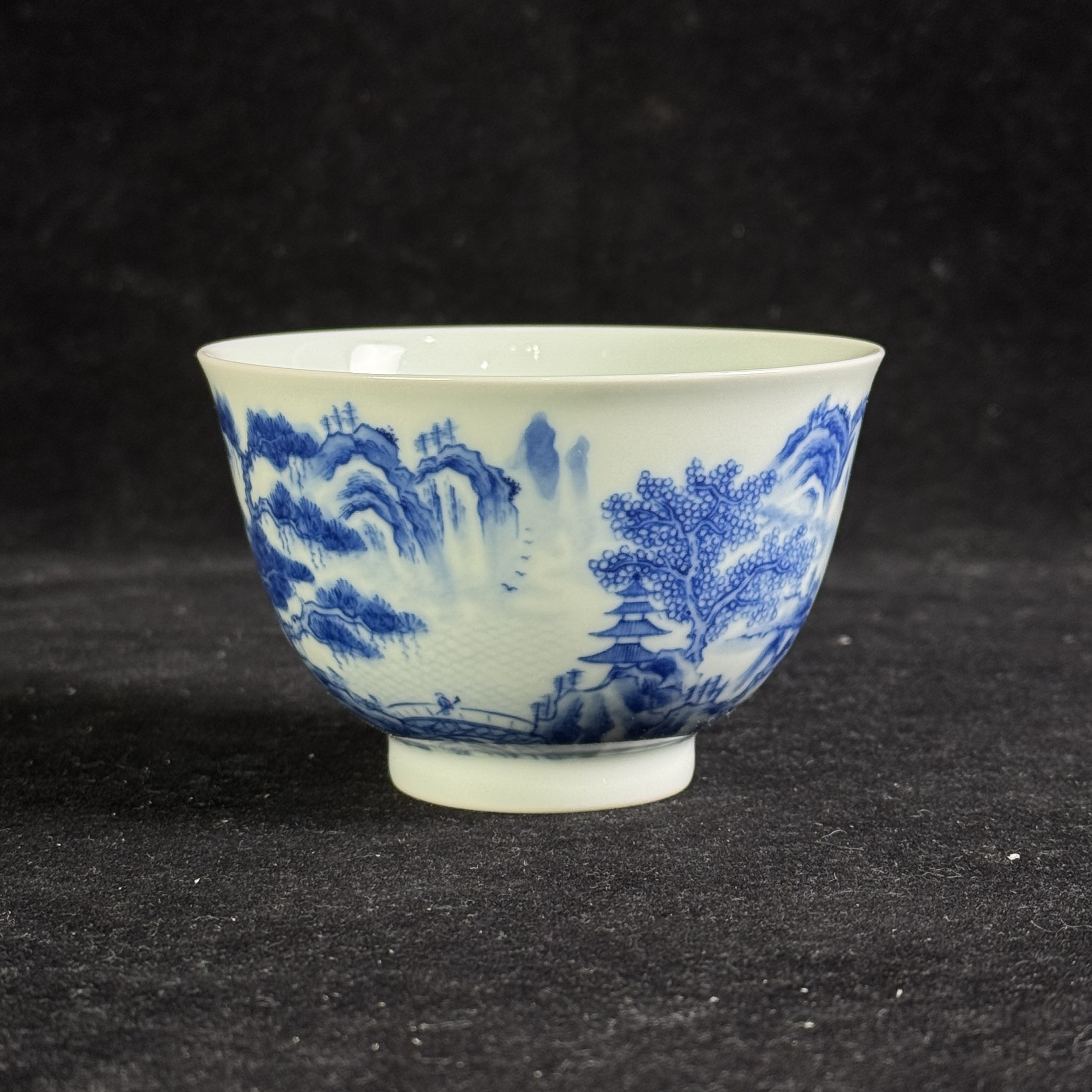 M青花山水通景纹杯