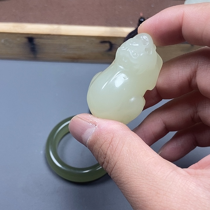 快***久和田玉（糖玉）未镶嵌挂件