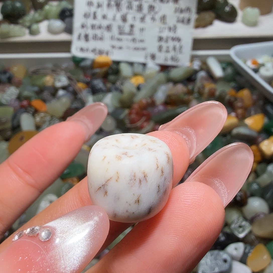 和田玉未镶嵌珠宝奇石