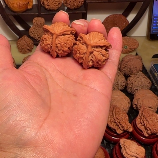 文玩核桃把件猴*三棱