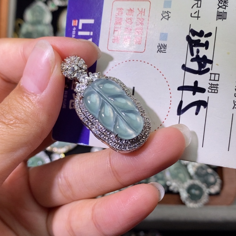 【闪购商品】翡翠未镶嵌颈饰天然