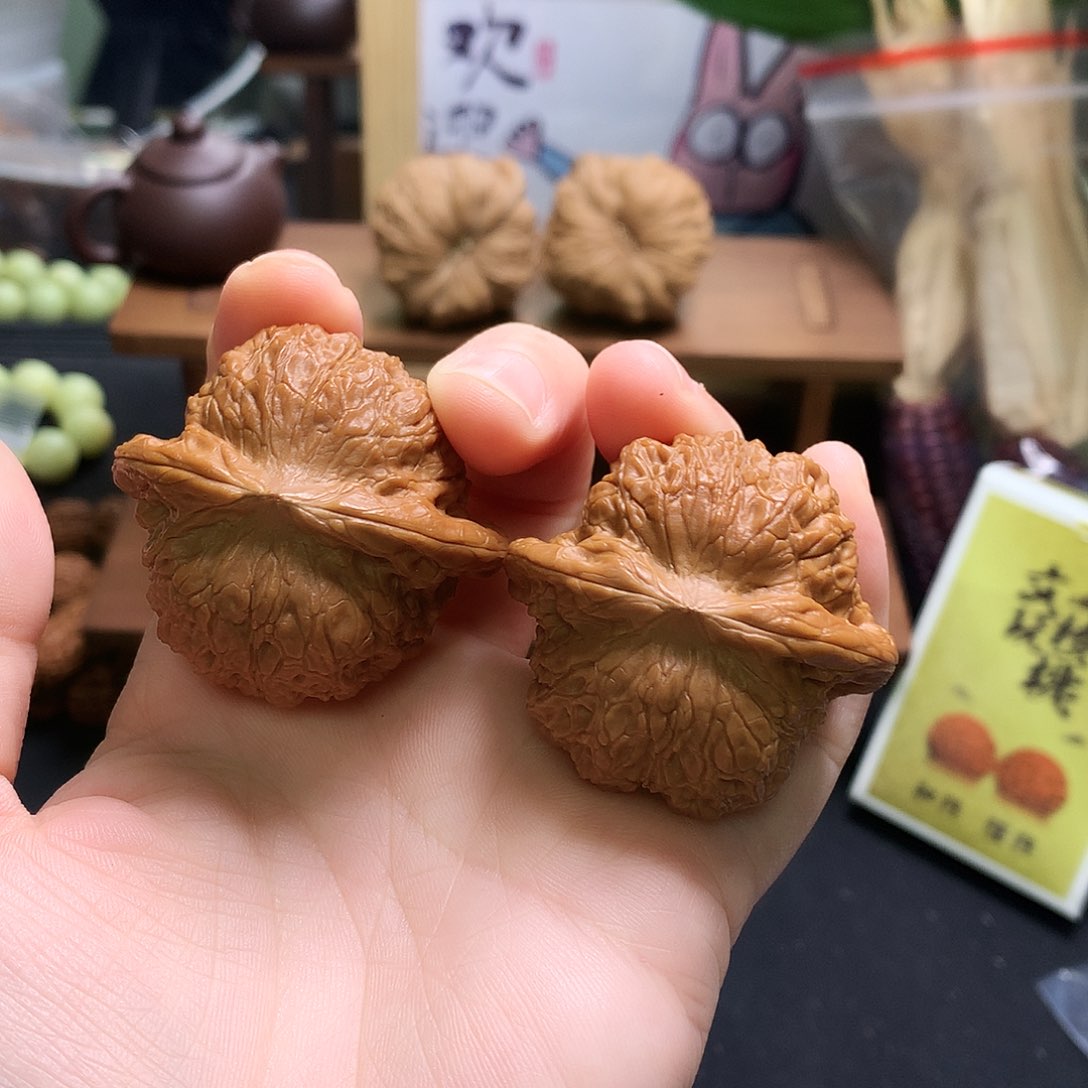 文玩核桃吊坠血麒麟43