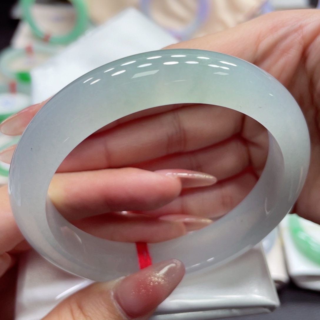 翡翠未镶嵌手镯60正圈