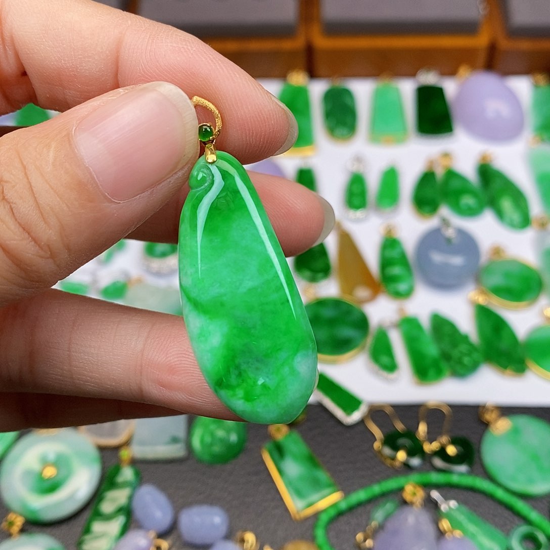 翡翠18K金镶嵌吊坠(不含链)
