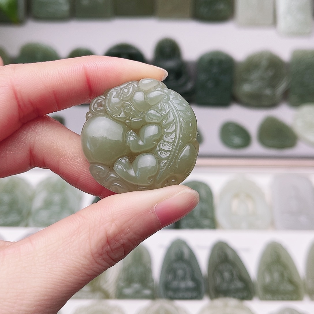 和田玉未镶嵌颈饰