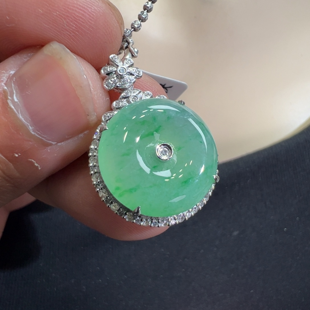 翡翠吊坠(不含链)18K金镶嵌