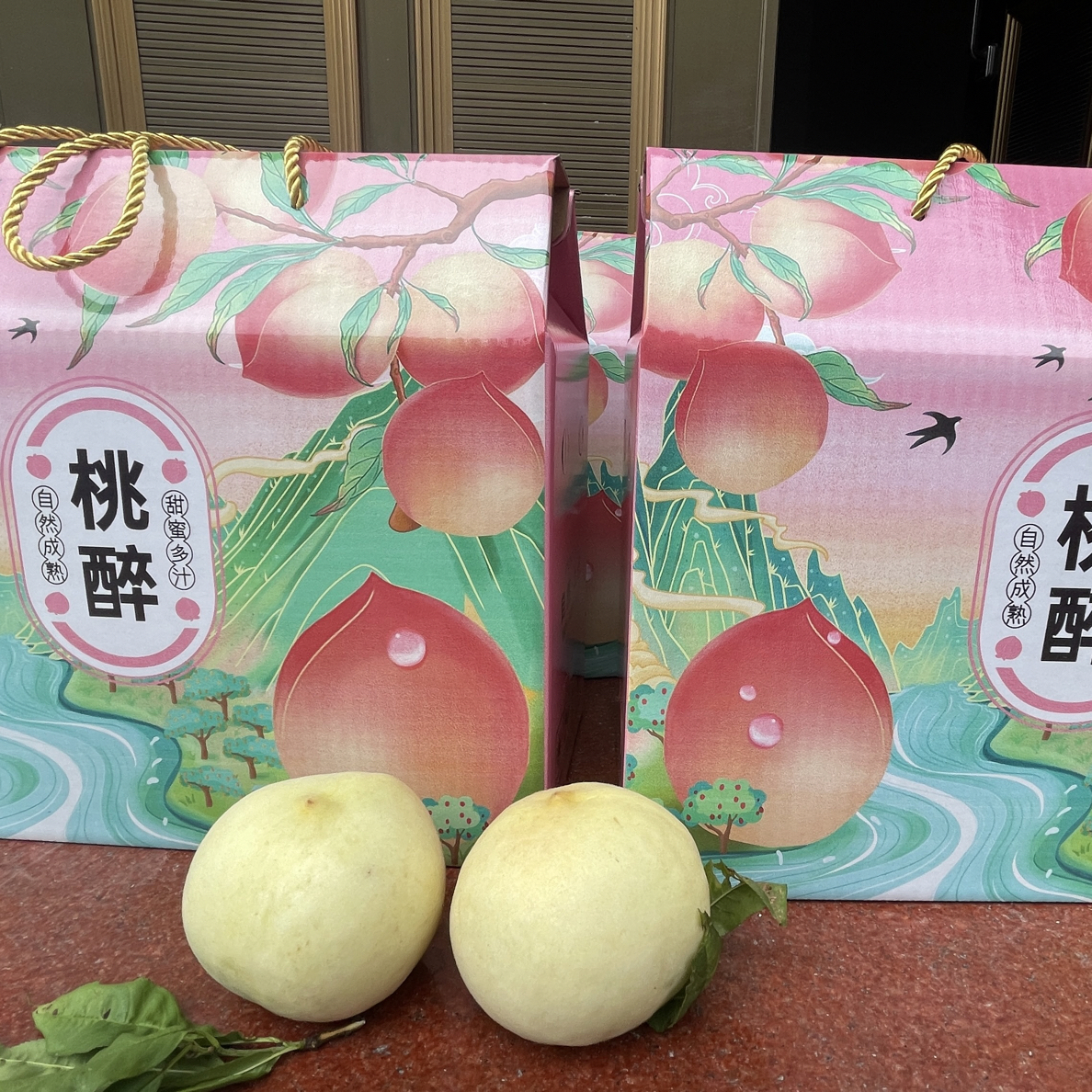 白桃特大果12颗约6-8斤文成高山冬桃现采桃子脆甜多汁新鲜水果