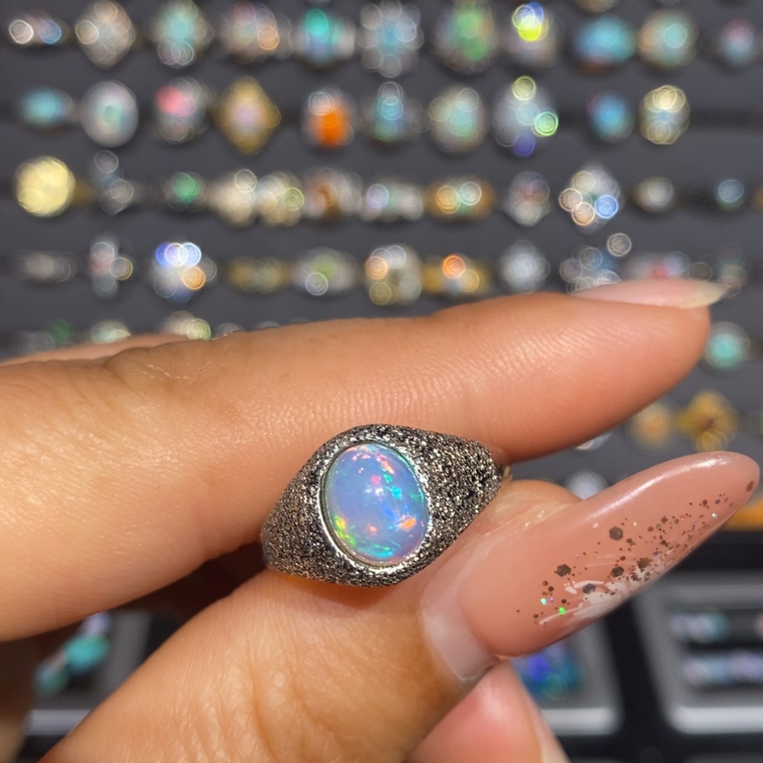 欧泊未镶嵌欧泊戒指