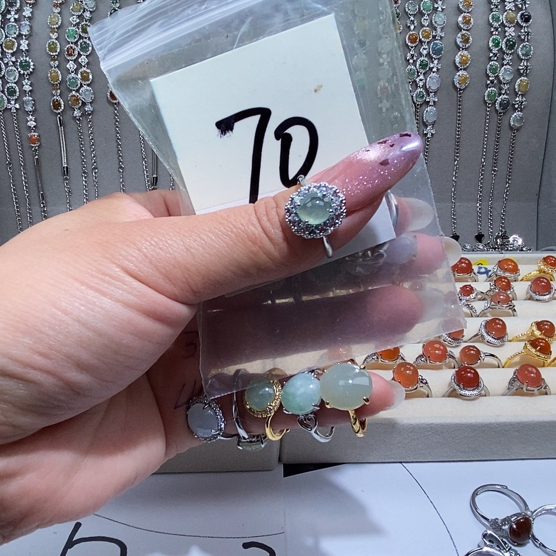 翡翠未镶嵌戒指缅甸