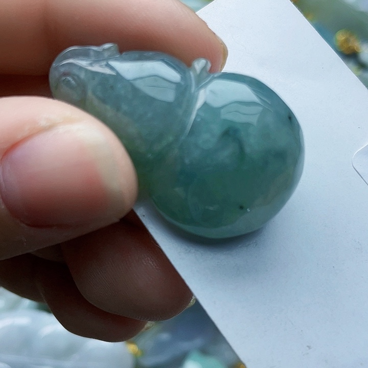 翡翠未镶嵌颈饰好