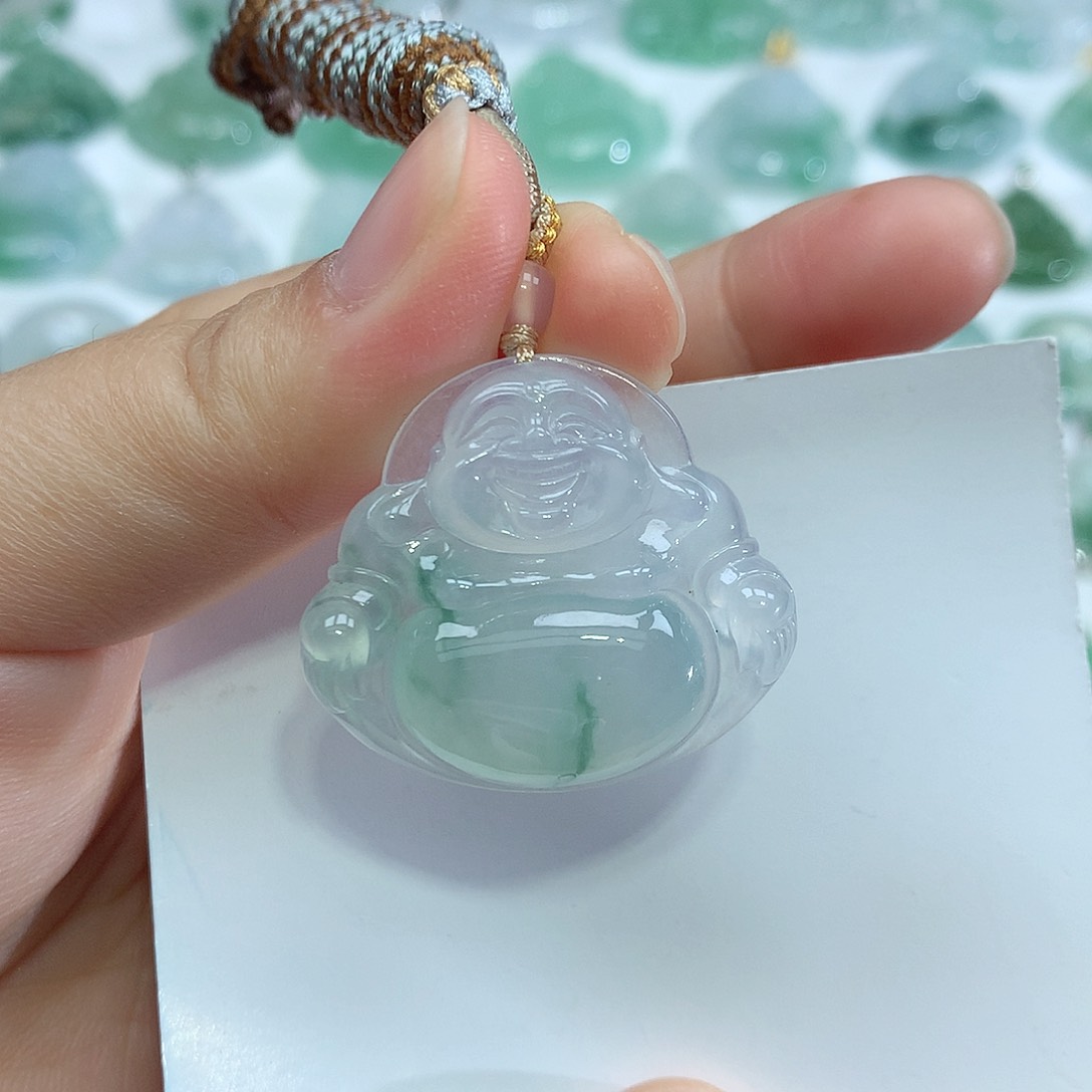 翡翠颈饰未镶嵌佛