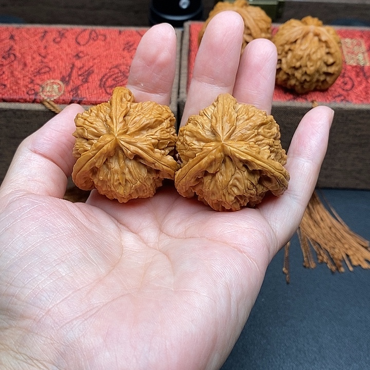 A***y把件文玩核桃白奔