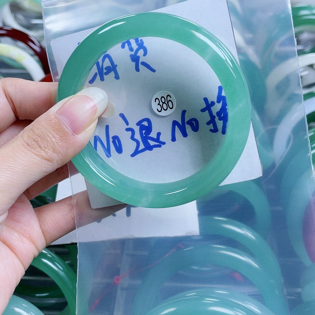 【闪购商品】石英质玉手镯未镶嵌5859