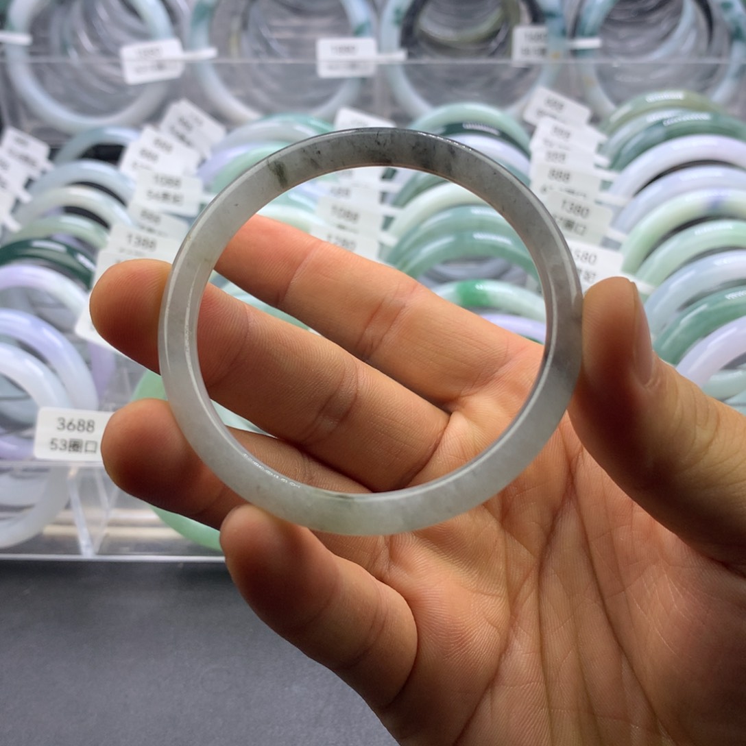 翡翠手镯未镶嵌手镯