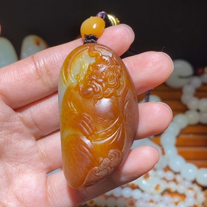 豚***玩和田玉未镶嵌颈饰