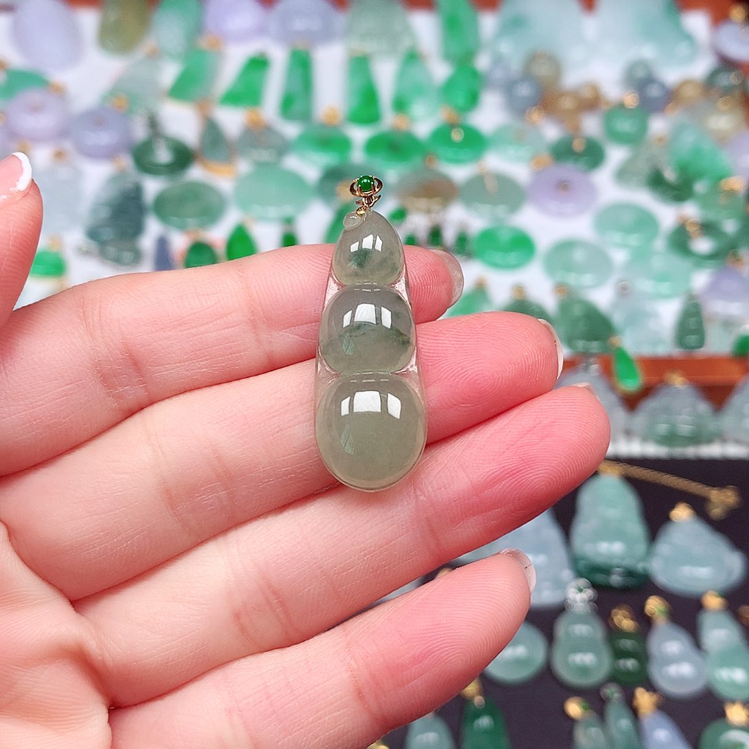 翡翠颈饰18K金镶嵌天然翡翠A货