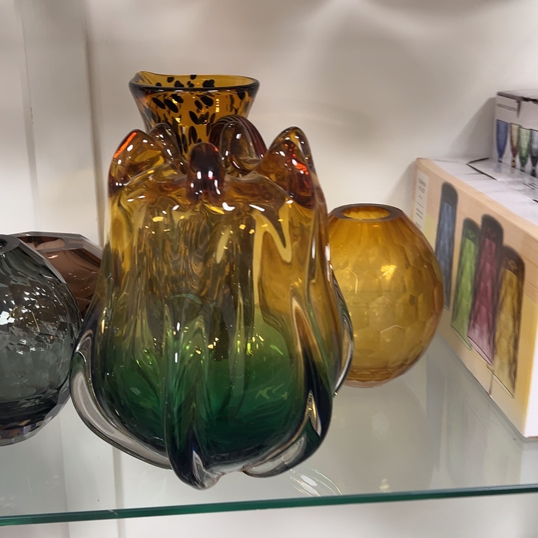 琉璃高24琥珀墨绿琉璃花器