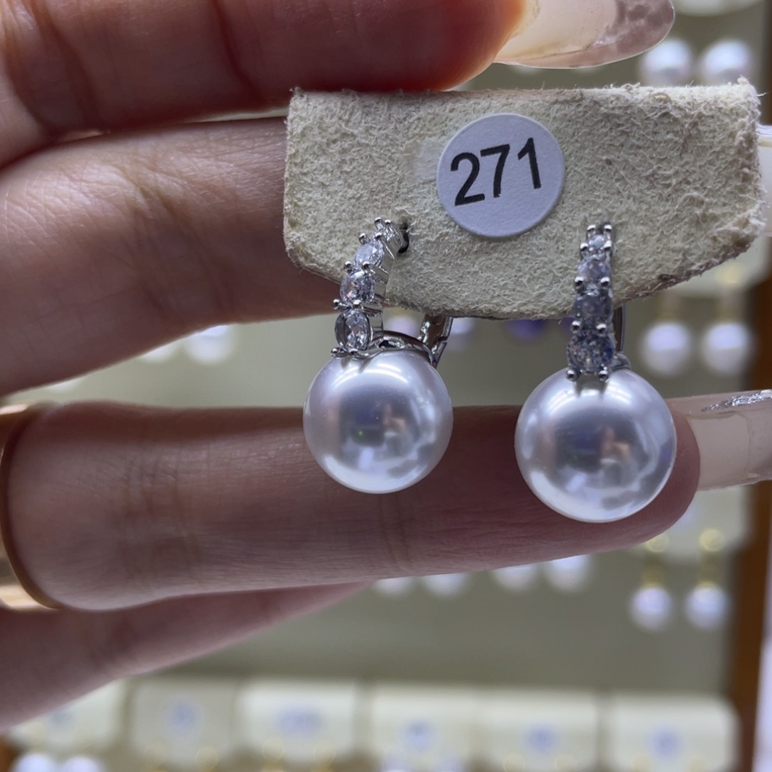 淡水珍珠耳饰未镶嵌