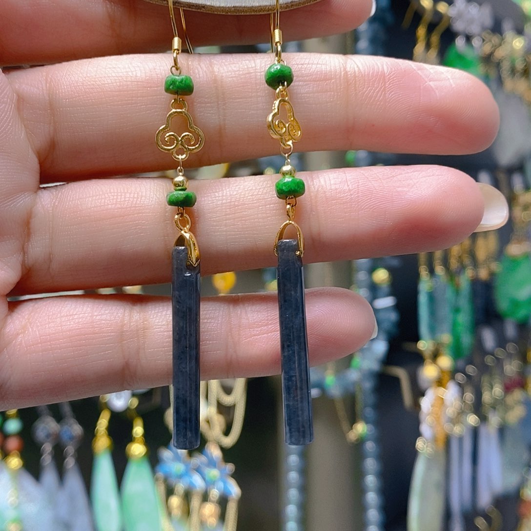 未镶嵌翡翠耳饰翡翠