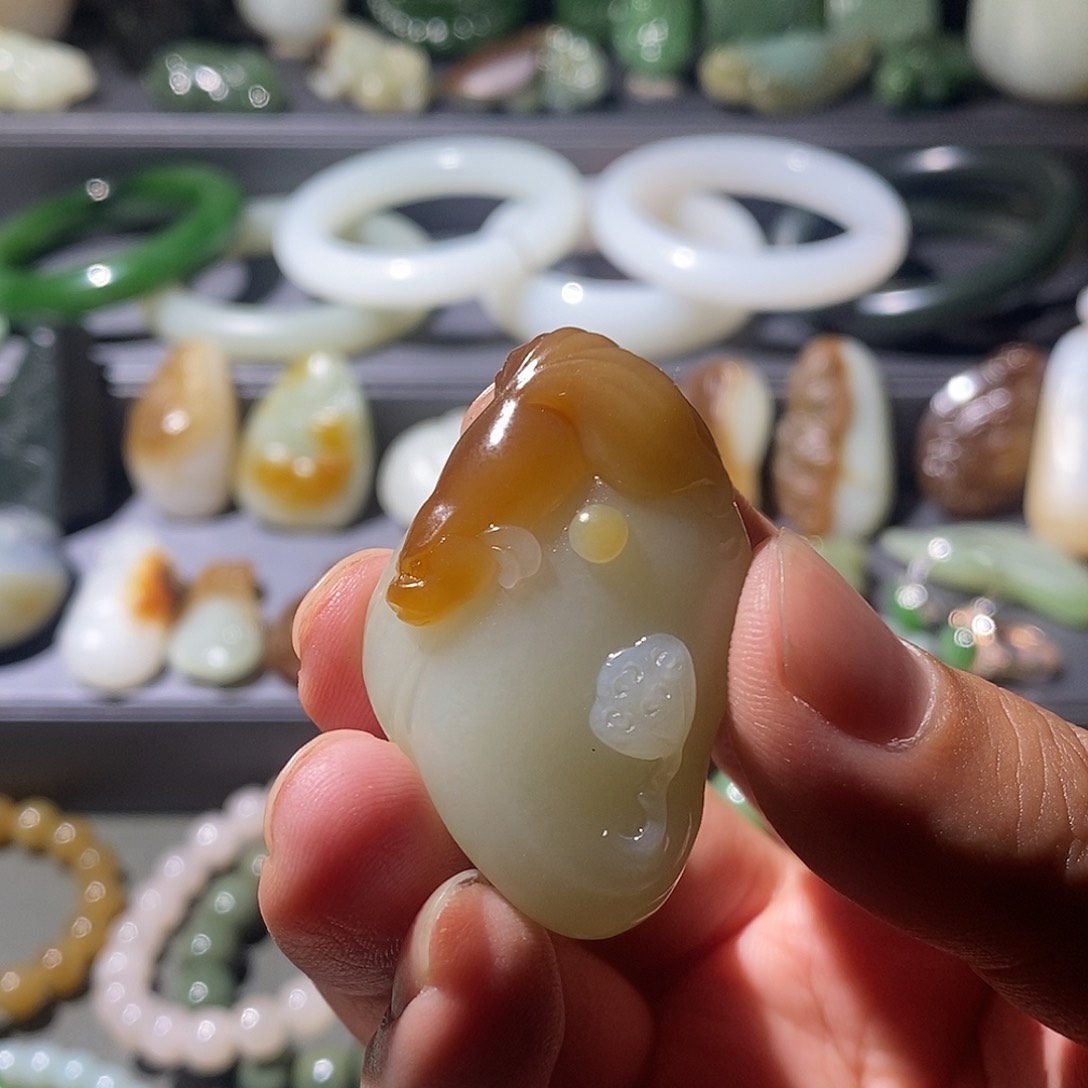 和田玉颈饰未镶嵌