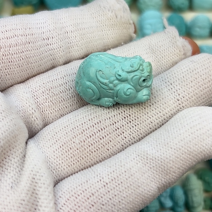 绿松石未镶嵌挂件