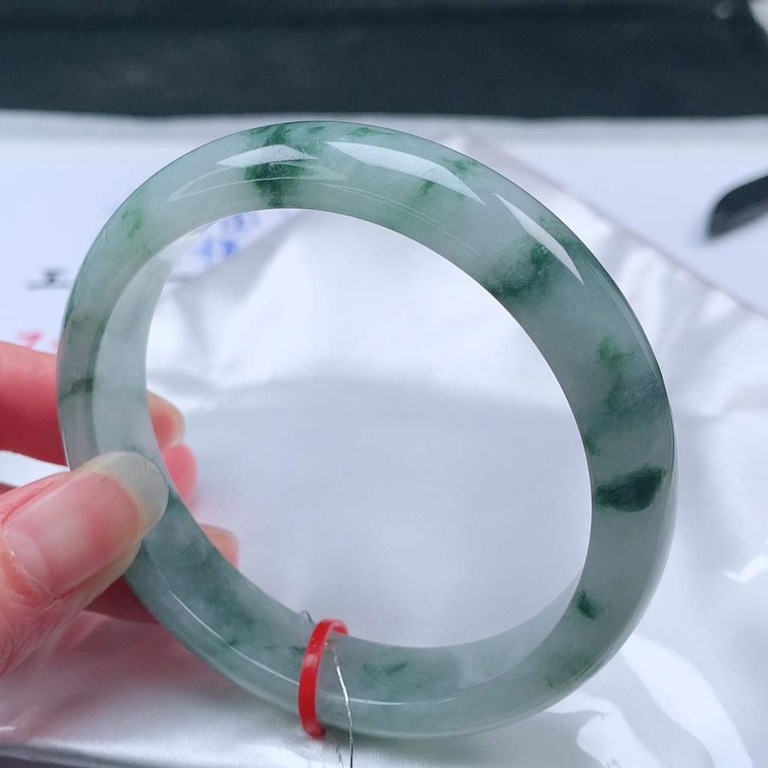 翡翠手镯未镶嵌58圈