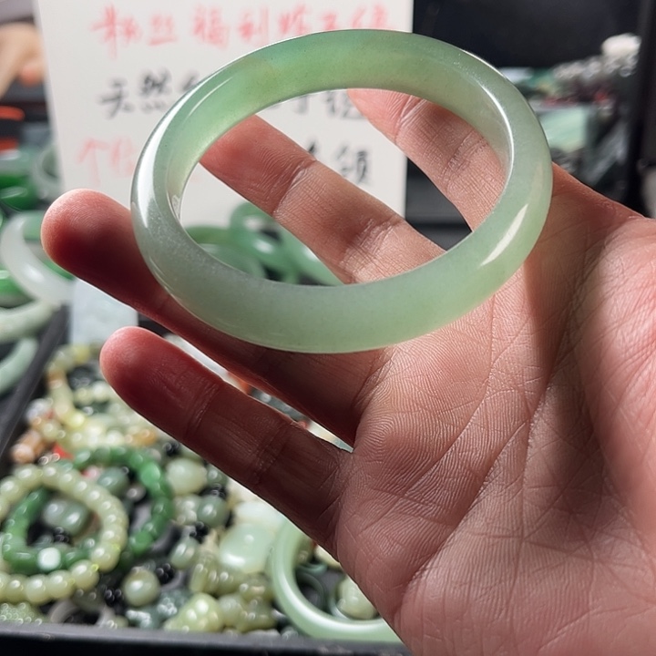 石英质玉未镶嵌手镯