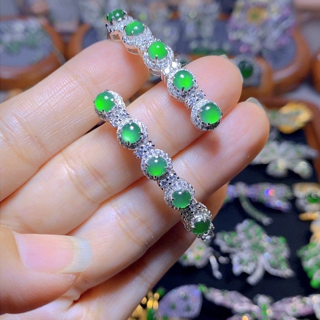 翡翠颈饰银S925镶嵌天然翡翠