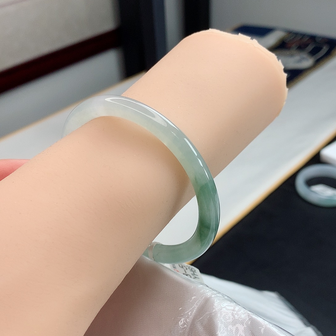 翡翠手镯未镶嵌2号